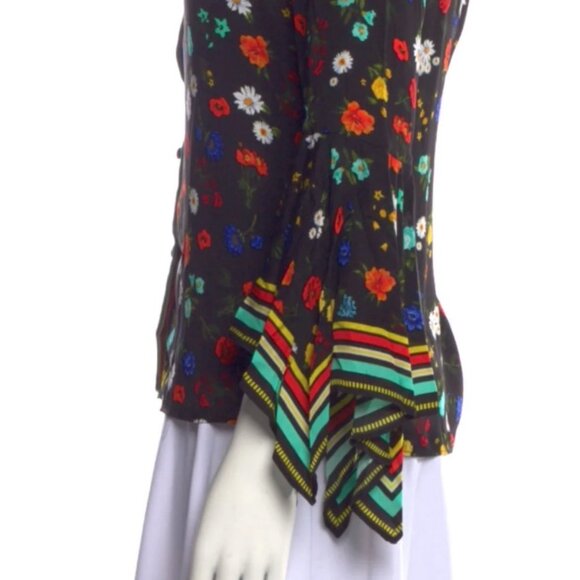 Alice + Olivia Floral Print V-Neck Button-Up Top - Picture 5 of 6